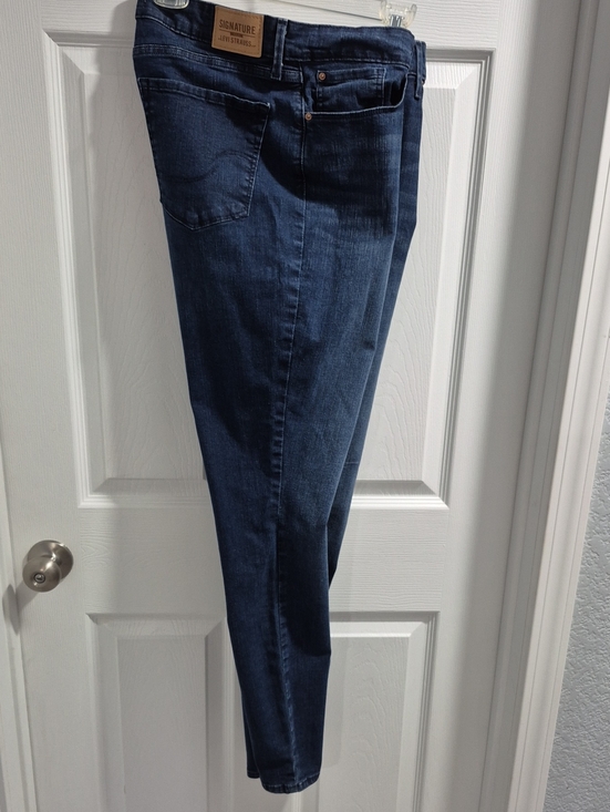 Signature by Levi Strauss Other - Signature by Levi Strauss Indigo Straight-Leg Jeans 33X32